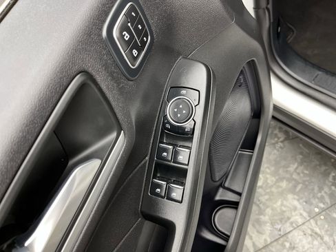 Certified 2024 Ford Escape Platinum AWD/4WD image 9