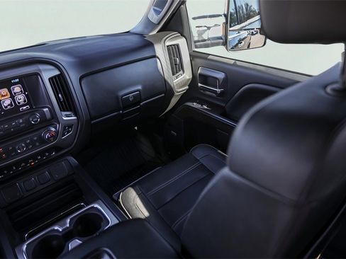 Used 2019 GMC Sierra 2500 Denali w/ Suspension Package, Off-Road image 30