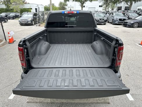 Used 2019 RAM 1500 Laramie AWD/4WD image 17