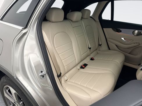 Used 2021 Mercedes-Benz GLC 300 4MATIC image 18