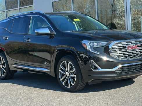 Used 2019 GMC Terrain Denali w/ Advanced Safety Package image 2