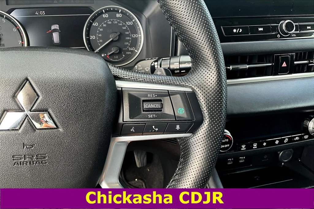 Used 2025 Mitsubishi Outlander SE AWD/4WD image 11