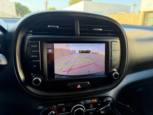 Used 2023 Kia Soul LX w/ Option Group 015 FWD image 19