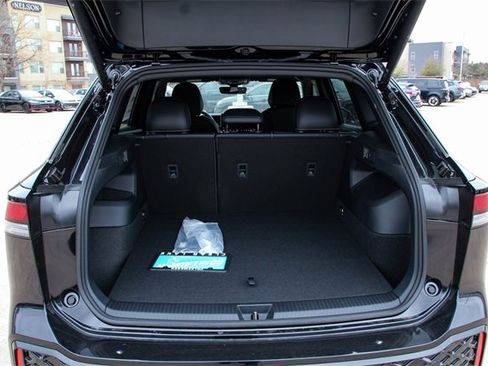 New 2026 Volkswagen Tiguan SE R-Line image 29