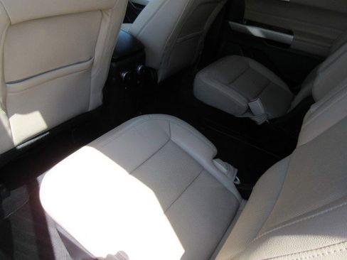 Used 2022 Ford Explorer Limited w/ Equipment Group 301A image 16