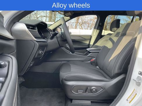 Used 2025 Jeep Grand Cherokee Laredo X image 14