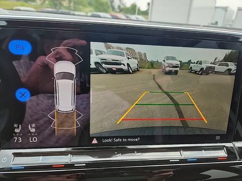 Used 2024 Volkswagen Atlas Peak Edition SEL AWD/4WD image 23