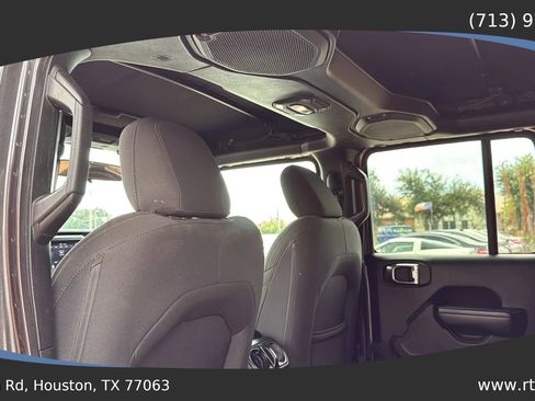 Used 2018 Jeep Wrangler Unlimited Sport S image 31