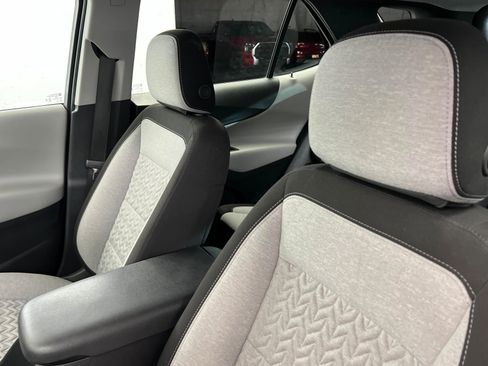 Used 2024 Chevrolet Equinox LS FWD image 17