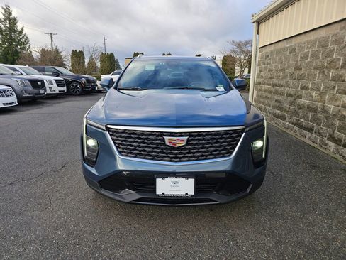 Used 2025 Cadillac XT4 Premium Luxury image 13