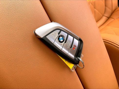 Used 2023 BMW X5 xDrive40i w/ Executive Package AWD/4WD image 14