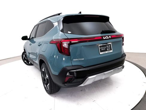 Certified 2024 Kia Seltos EX FWD image 7
