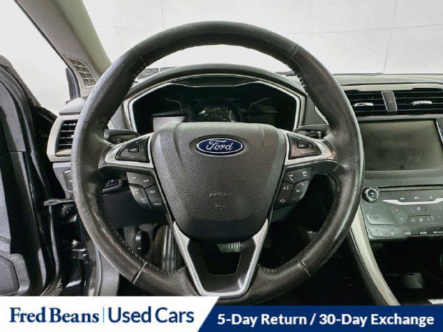 Used 2015 Ford Fusion SE w/ Equipment Group 502A FWD image 12