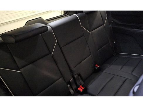 Used 2021 Cadillac Escalade Premium Luxury AWD/4WD image 12