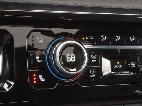 Used 2024 GMC Sierra 2500 AT4 w/ AT4 Premium Plus Package image 25