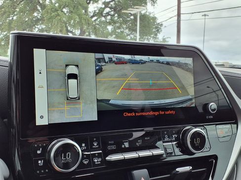 New 2026 Toyota Highlander Platinum AWD/4WD image 15