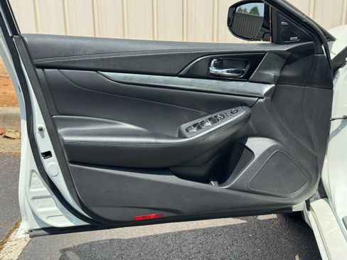 Used 2017 Nissan Maxima SR w/ Midnight Edition FWD image 39