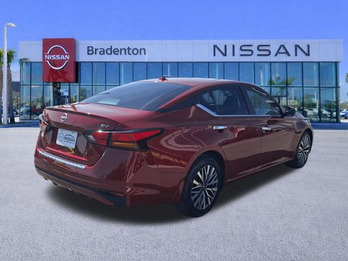 Used 2023 Nissan Altima 2.5 SV FWD image 5