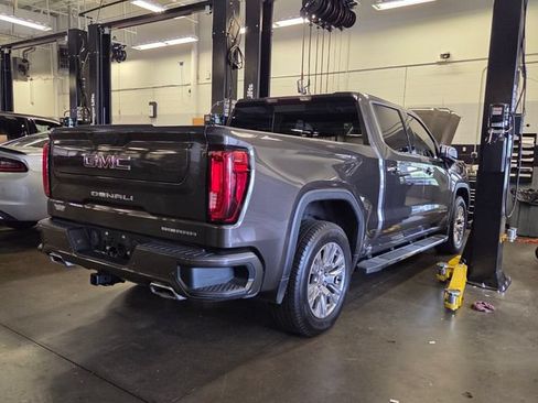 Used 2019 GMC Sierra 1500 Denali w/ Driver Alert Package II AWD/4WD image 2
