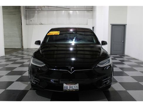 Used 2017 Tesla Model X 75D image 2