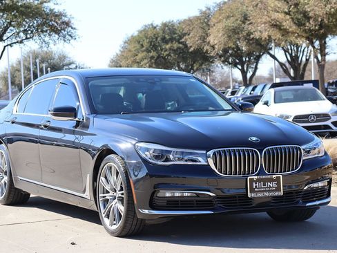 Used 2018 BMW 750i image 3