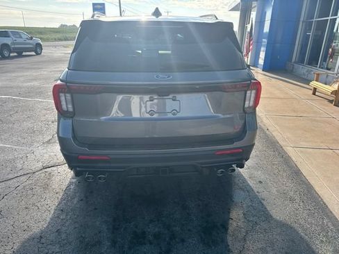 Used 2025 Ford Explorer ST AWD/4WD image 3