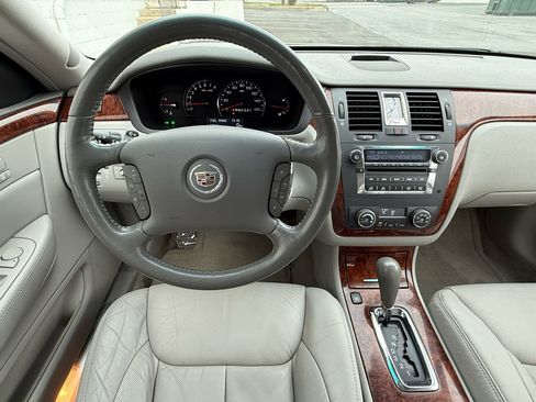 Used 2006 Cadillac DTS image 2