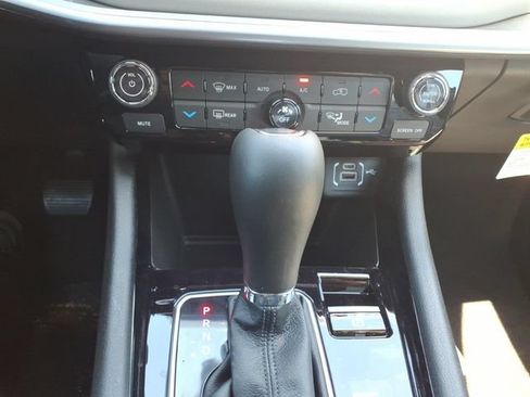 New 2026 Jeep Compass Limited AWD/4WD image 16