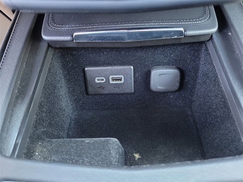 Used 2023 Cadillac XT4 Premium Luxury image 15