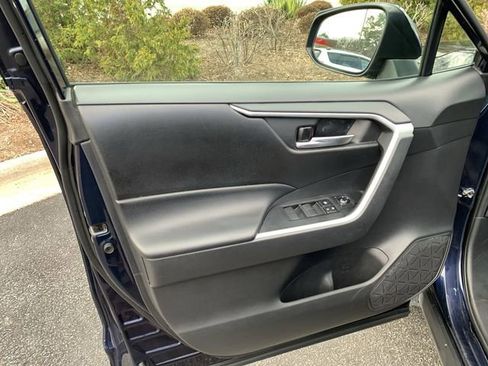 Certified 2021 Toyota RAV4 XLE image 17