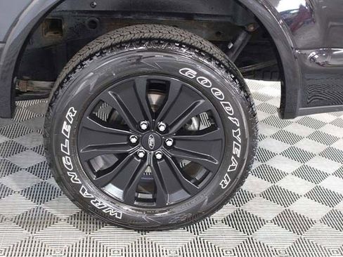 Used 2020 Ford F150 Lariat w/ Equipment Group 502A Luxury AWD/4WD image 19