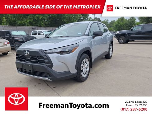 Used 2026 Toyota Corolla Cross L FWD image 1