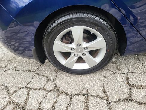 Used 2013 Hyundai Elantra GLS w/ Preferred Pkg FWD image 26