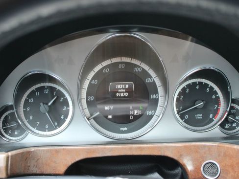 Used 2013 Mercedes-Benz E 350 4MATIC Sedan image 11