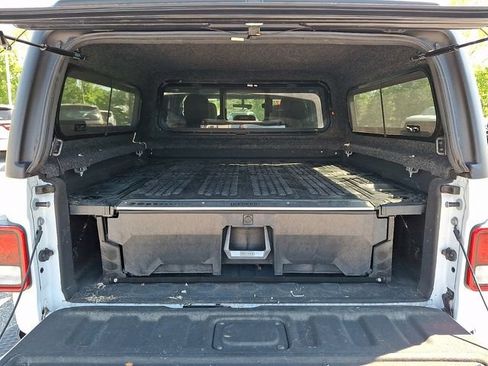 Certified 2022 Jeep Gladiator Overland w/ Popular Equipment Package AWD/4WD image 28