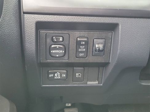 Used 2019 Toyota Tundra SR image 11