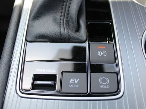 Certified 2026 Toyota Sienna XLE FWD image 10