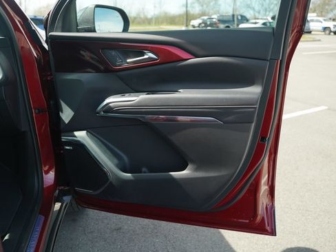 Used 2025 Chevrolet Traverse RS AWD/4WD image 19