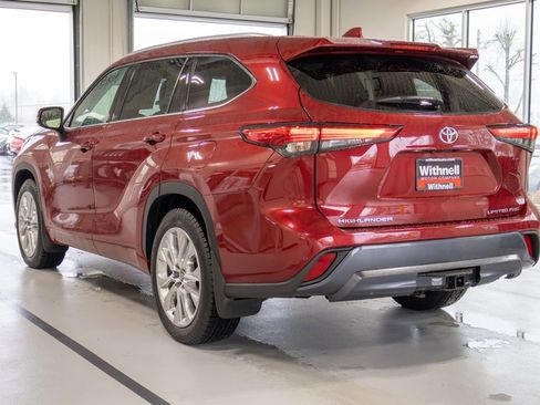 Used 2022 Toyota Highlander Limited image 9