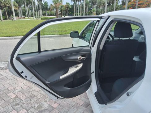 Used 2011 Toyota Corolla S FWD image 21