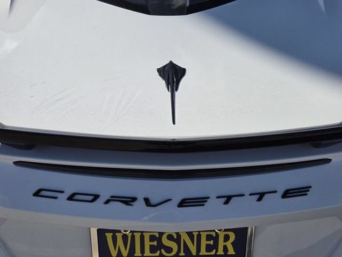 Used 2021 Chevrolet Corvette Stingray Coupe w/ Z51 Performance Package RWD image 9