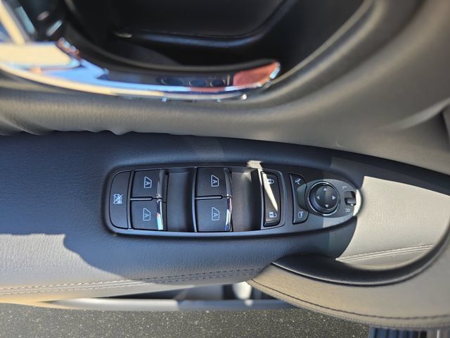 Used 2023 Nissan Armada S AWD/4WD image 31