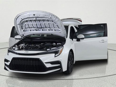 Used 2024 Toyota Corolla SE image 8