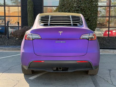 Used 2022 Tesla Model Y Long Range image 14
