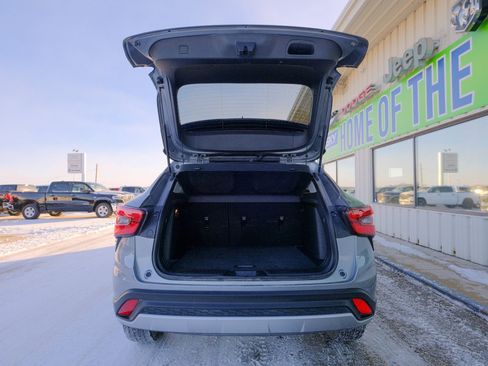 Used 2025 Chevrolet Trax LT image 21