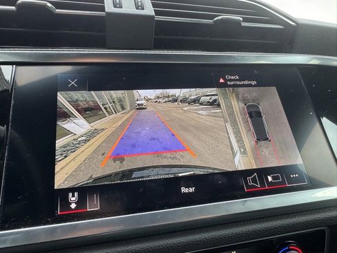 Used 2022 Audi Q3 2.0T Premium Plus w/ Premium Plus Package image 17