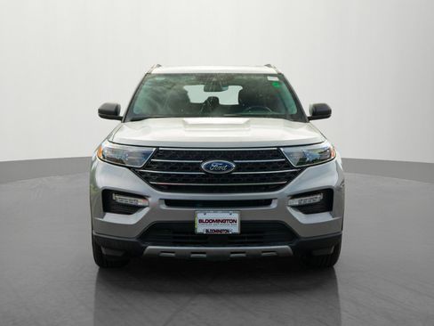 Used 2024 Ford Explorer XLT w/ Equipment Group 202A AWD/4WD image 2