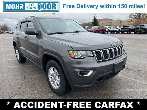 Used 2019 Jeep Grand Cherokee Laredo image 3