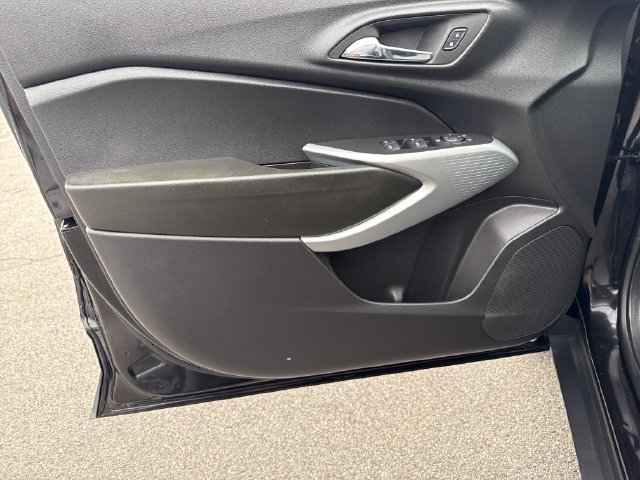 Used 2026 Chevrolet Trax RS FWD image 11