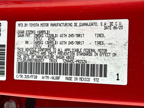 Used 2025 Toyota Tacoma SR5 AWD/4WD image 29